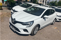 2 - 2020 Renault Clio 1.5 BlueDCI Joy 