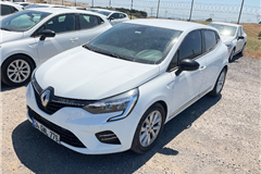 32 - 2023 Renault Clio 1.0 TCe Touch 