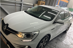 96 - 2023 Renault Megane 1.3 TCe Touch 