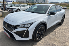 8 - 2025 Peugeot 408 1.2 Puretech Allure 