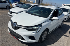 75 - 2021 Renault Clio 1.0 TCe Joy TESLA