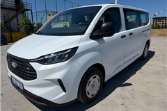 68 - 2025 Ford Transit Custom 320 L Deluxe 