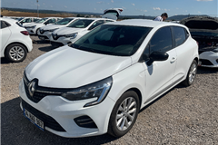 3 - 2023 Renault Clio 1.0 TCe Touch 