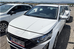 4 - 2025 Hyundai i20 1.2 MPI Jump 