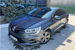 5 - 2023 Renault Megane 1.3 TCe Touch 