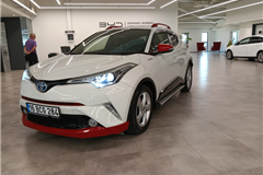 67 - 2017 Toyota C-HR 1.8 Hybrid Advance 