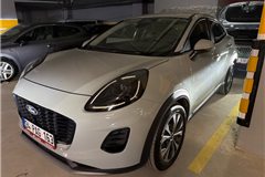 48 - 2025 Ford Puma 1.0 EcoBoost Hybrid Titanium 