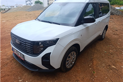 16 - 2025 Ford Tourneo Courier 1.0 DELUXE 