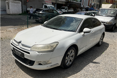 4 - 2012 Citroen C5 1.6 e-HDi Confort 