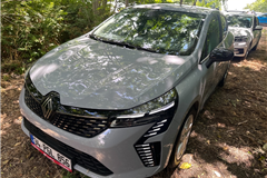 60 - 2025 Renault Clio 1.0 TCe EVOLUTION  
