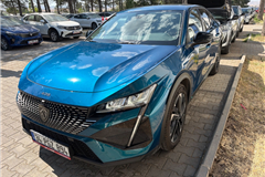 3 - 2025 Peugeot 408 1.2 Puretech Allure 