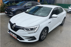 77 - 2023 Renault Megane 1.3 TCe Touch 