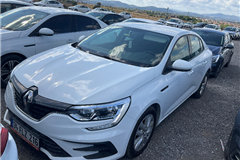 32 - 2022 Renault Megane 1.3 TCe Joy 