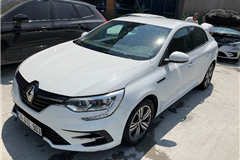 44 - 2023 Renault Megane 1.3 TCe Touch 