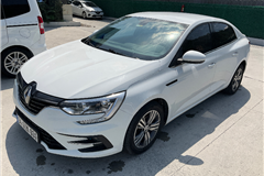 49 - 2023 Renault Megane 1.3 TCe Touch 