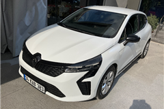 48 - 2023 Renault Clio 1.0 TCe Equilibre 
