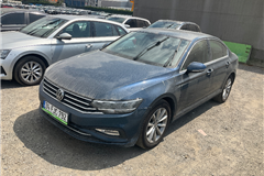 10 - 2022 Volkswagen Passat 1.5 TSI Business 