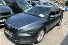 60 - 2019 Skoda Superb 1.6 TDI Style 