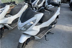 66 - 2017 Honda PCX