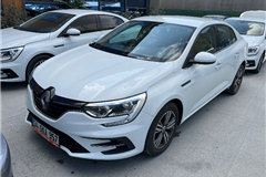 4 - 2023 Renault Megane 1.3 TCe Touch 