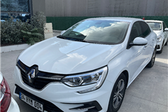 3 - 2023 Renault Megane 1.3 TCe Touch 