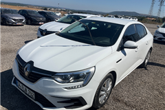 9 - 2021 Renault Megane 1.5 Blue DCI Joy 