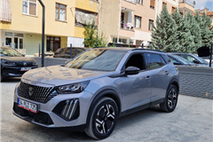 21 - 2026 Peugeot 2008  1.2 HYBRID ALLURE 