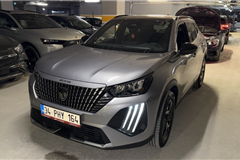 1 - 2025 Peugeot 2008  1.2 HYBRID ALLURE 