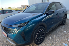38 - 2025 Peugeot 3008 1.2 Hybrid Allure 