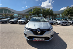 86 - 2025 Renault Megane 1.3 TCe Touch 
