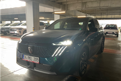 47 - 2025 Peugeot 3008 1.2 Hybrid Allure 
