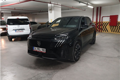 84 - 2025 Peugeot 3008 1.2 Hybrid Allure 