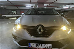 137 - 2025 Renault Megane 1.3 TCe Touch 