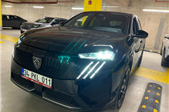 54 - 2025 Peugeot 3008 1.2 Hybrid Allure 