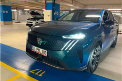 61 - 2025 Peugeot 3008 1.2 Hybrid Allure 