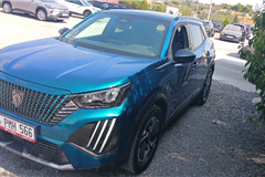 57 - 2026 Peugeot 2008  1.2 HYBRID ALLURE 