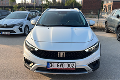 195 - 2023 Fiat Egea Cross 1.6 Multijet Lounge 