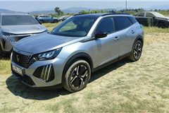 7 - 2026 Peugeot 2008  1.2 HYBRID ALLURE 