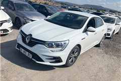 30 - 2023 Renault Megane 1.3 TCe Touch 