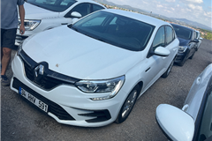 33 - 2023 Renault Megane 1.3 TCe Joy 