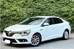 9 - 2020 Renault Megane 1.5 Blue DCI Touch 