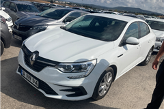 28 - 2023 Renault Megane 1.3 TCe Joy 