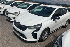 6 - 2023 Renault Clio 1.0 TCe Equilibre 