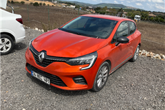 2 - 2023 Renault Clio 1.0 TCe Touch ÇELİK