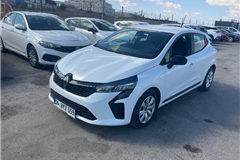 9 - 2023 Renault Clio 1.0 TCe Equilibre 