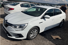 9 - 2021 Renault Megane 1.5 Blue DCI Joy 