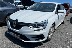 104 - 2025 Renault Megane 1.3 TCe Touch 