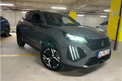 58 - 2025 Peugeot 2008  1.2 HYBRID ALLURE 