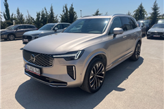 90 - 2025 Volvo XC90 2.0 B5 R-Design 