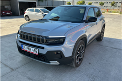 62 - 2026 Jeep Avenger 1.2 Hybrid Summit 